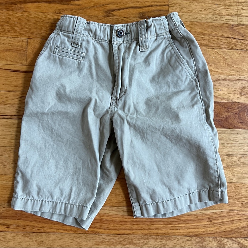 Gap kids school uniform shorts. Boy size 8